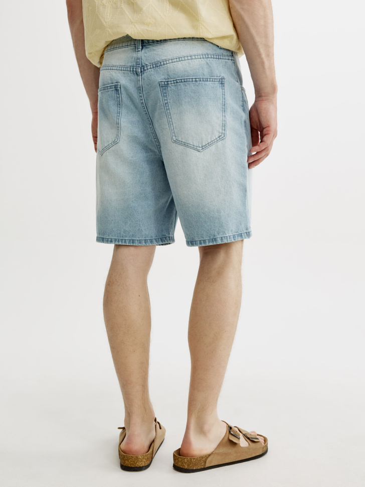 джинсовые шорты бермуды по цене 3299 руб вид справа