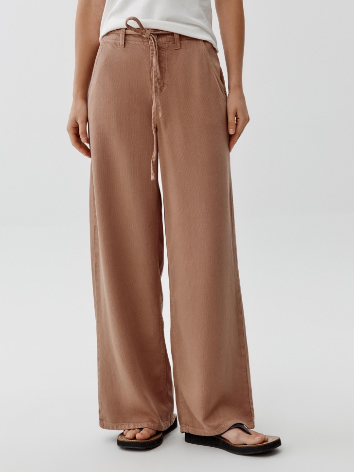 широкие джинсы из лиоцелла от бренда sela вид слева