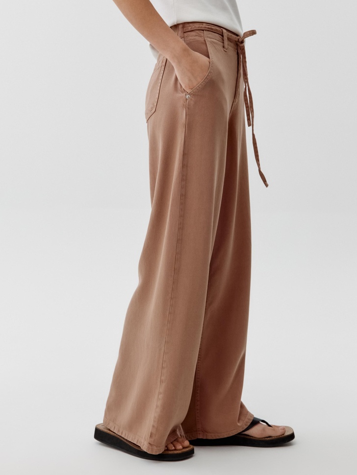 широкие джинсы из лиоцелла по цене 5599 руб вид справа