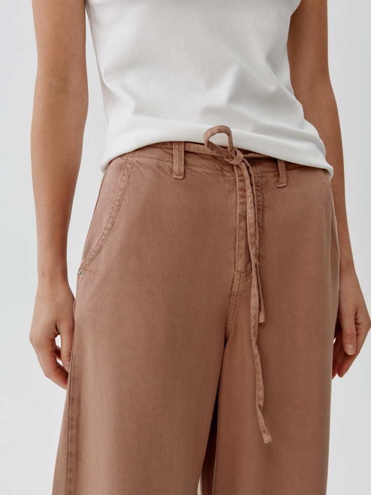 широкие джинсы из лиоцелла из россии вид сбоку