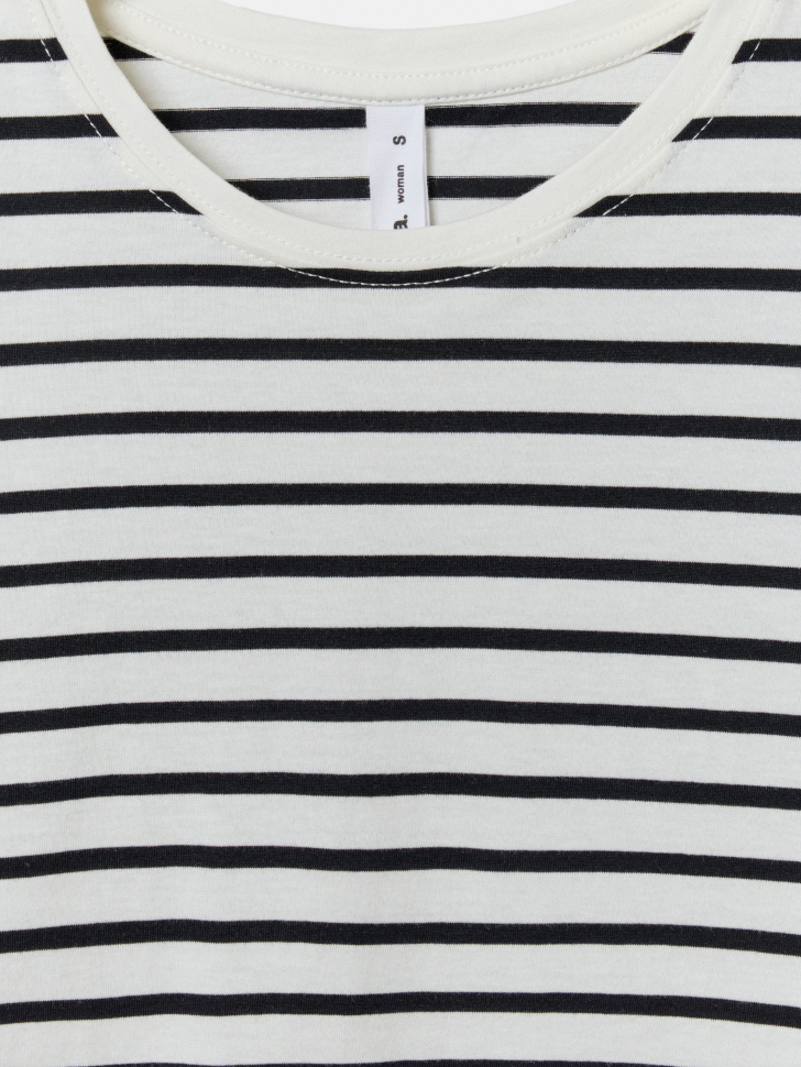 футболка в полоску прямого кроя из хлопка спереди