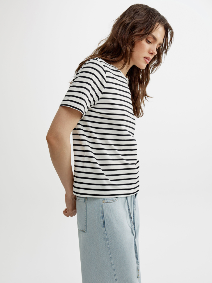 футболка в полоску прямого кроя по цене 999 руб вид справа