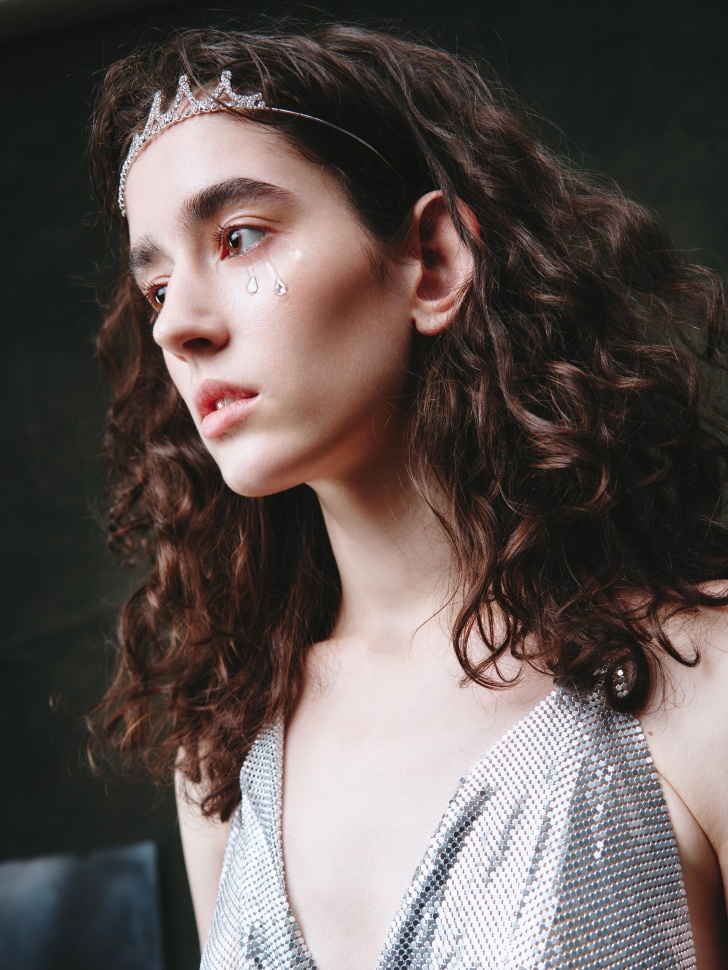 металлическое платье из линейки  young от бренда sela вид слева