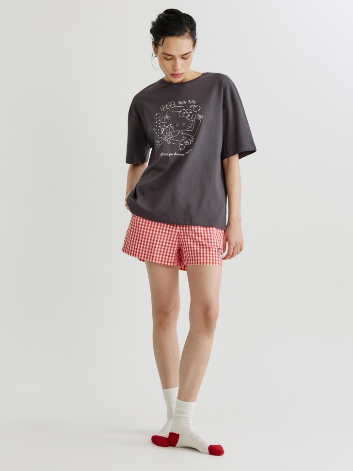 футболка для дома оверсайз с принтом hello kitty от бренда sela вид слева