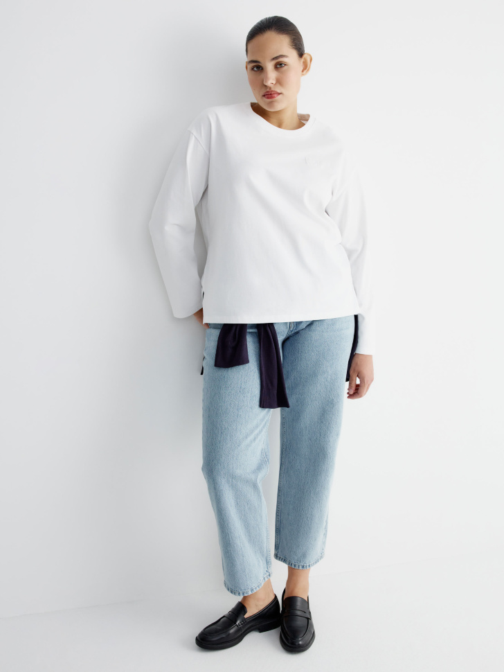 лонгслив anna oversize fit с вышивкой от бренда sela вид слева