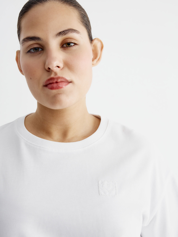 лонгслив anna oversize fit с вышивкой универсального стиля с лицевой стороны