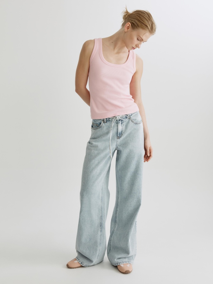 базовый топ эми в рубчик от бренда sela вид слева