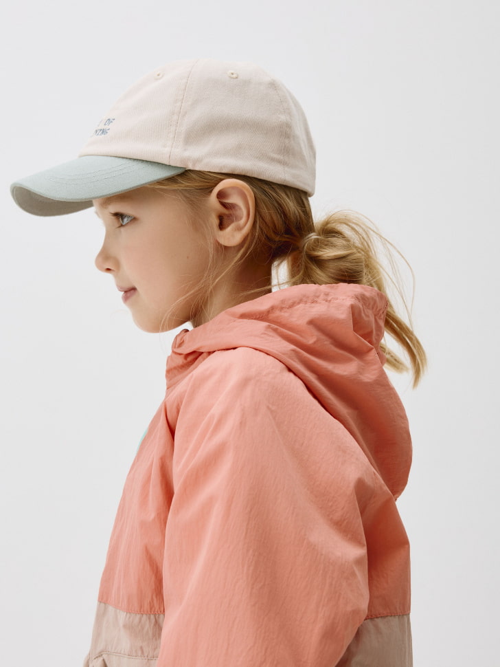 бейсболка детская от бренда sela вид слева