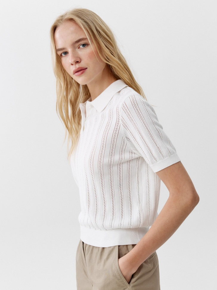 вязаное поло фактурной вязки по цене 2299 руб вид справа