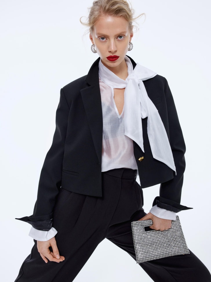 однобортный укороченный жакет 4680798476018 фотография