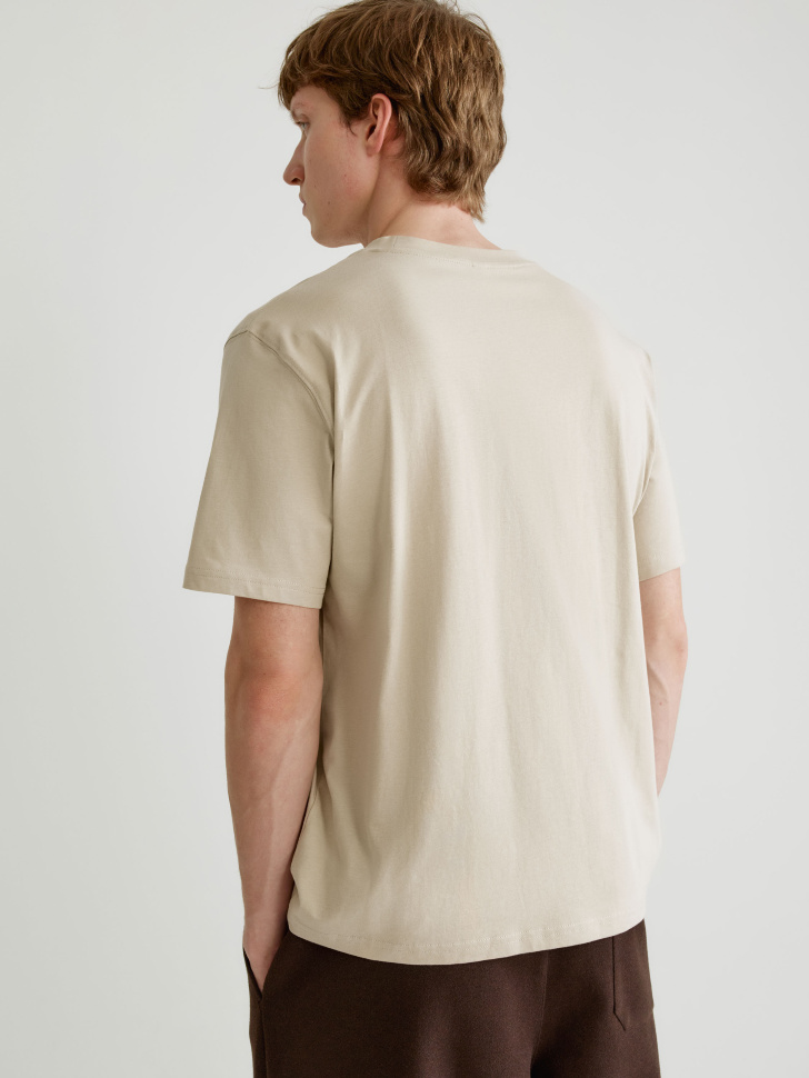 базовая футболка peter regular fit по цене 1299 руб с промокодом