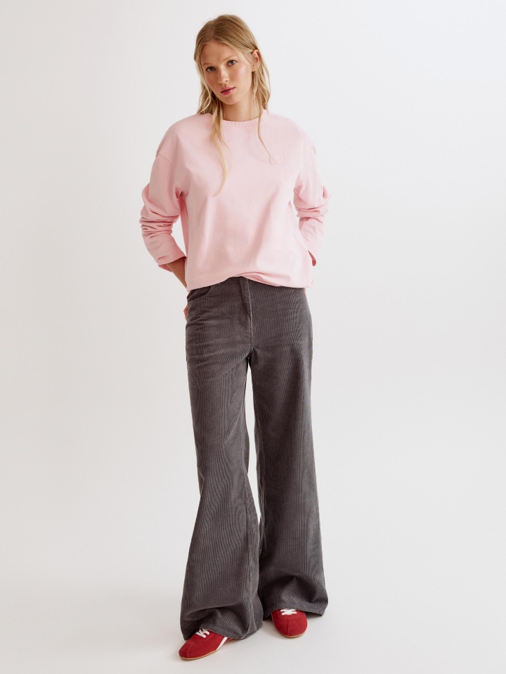 лонгслив anna oversize fit с вышивкой от бренда sela вид слева