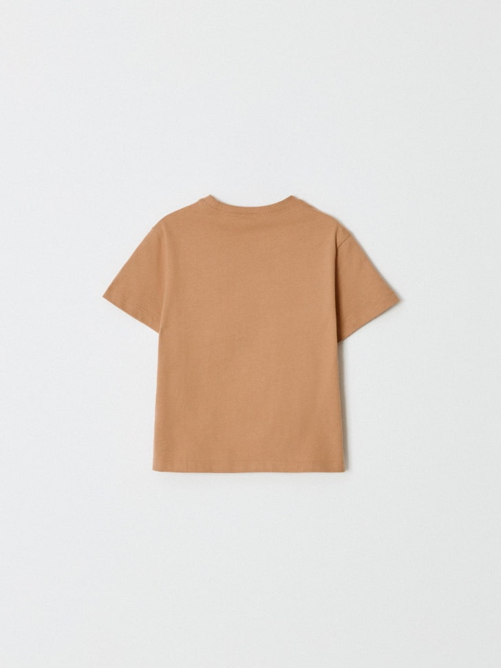 футболка с нашивками для мальчиков из россии вид сбоку