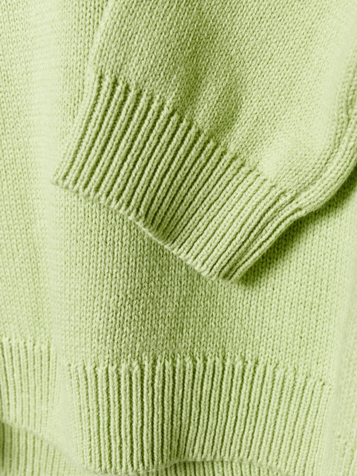 вязаный джемпер с вышивкой для девочек по цене 2799 руб вид справа