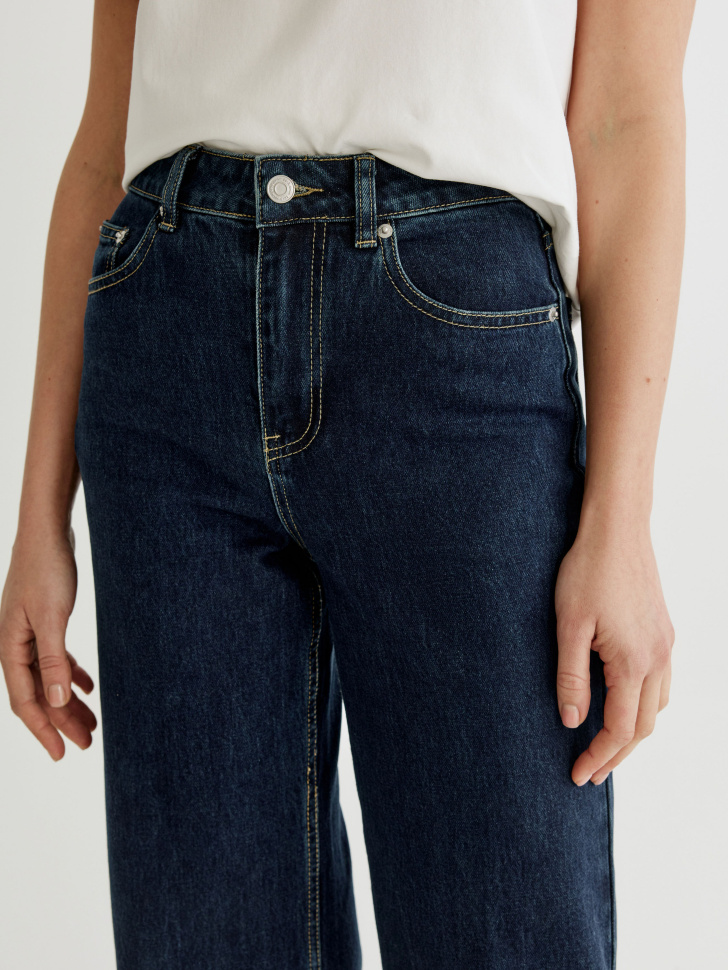 укороченные джинсы straight из россии вид сбоку