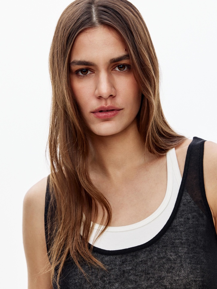 топ из смесового лиоцелла с содержанием льна по цене 1999 руб вид справа