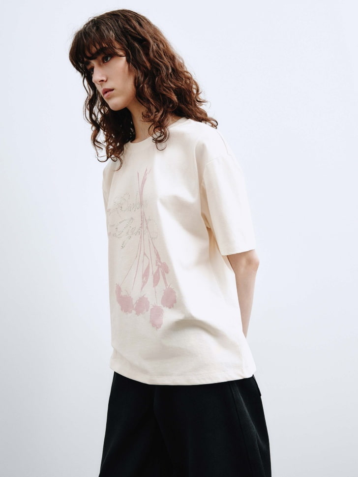 футболка с принтом и стразами из линейки sela young 4610517211361 в интернет магазине