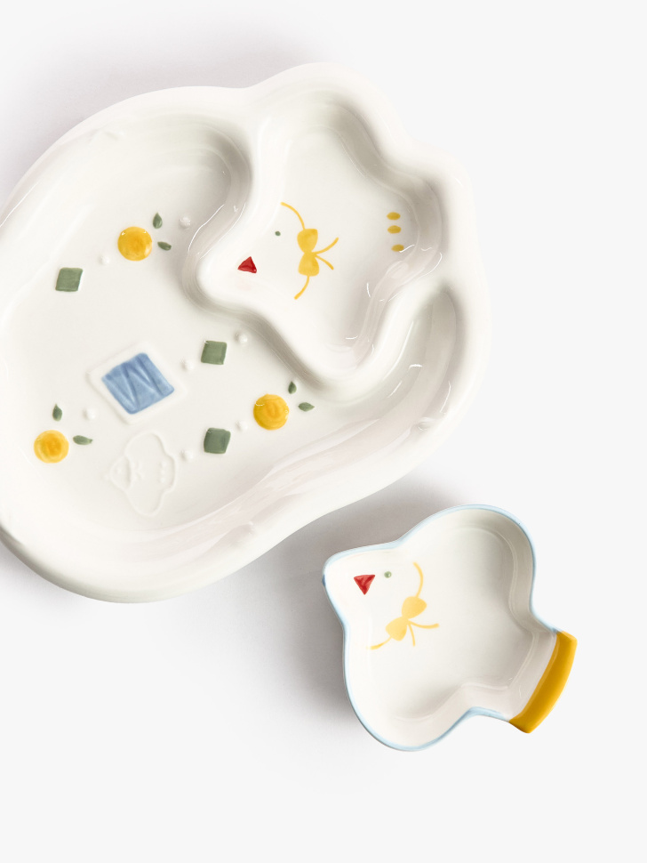 детская десертная тарелка из фаянса с рисунком от бренда sela вид слева