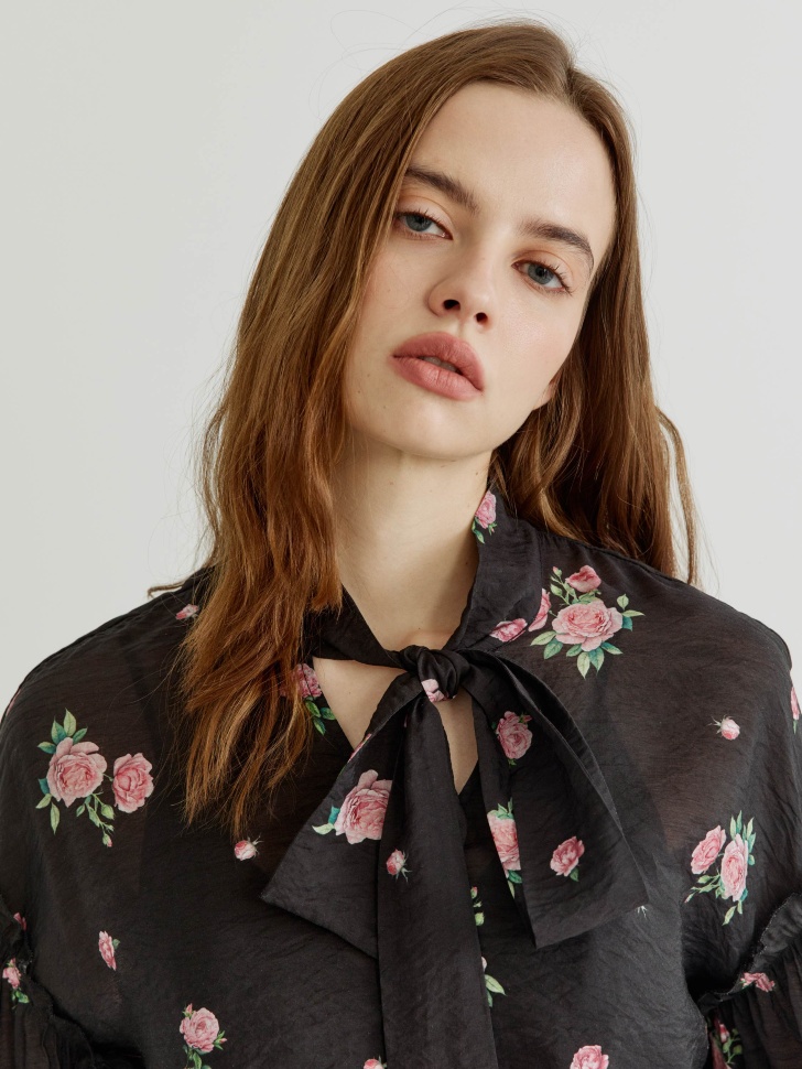 полупрозрачная блуза с пышными рукавами из россии вид сбоку