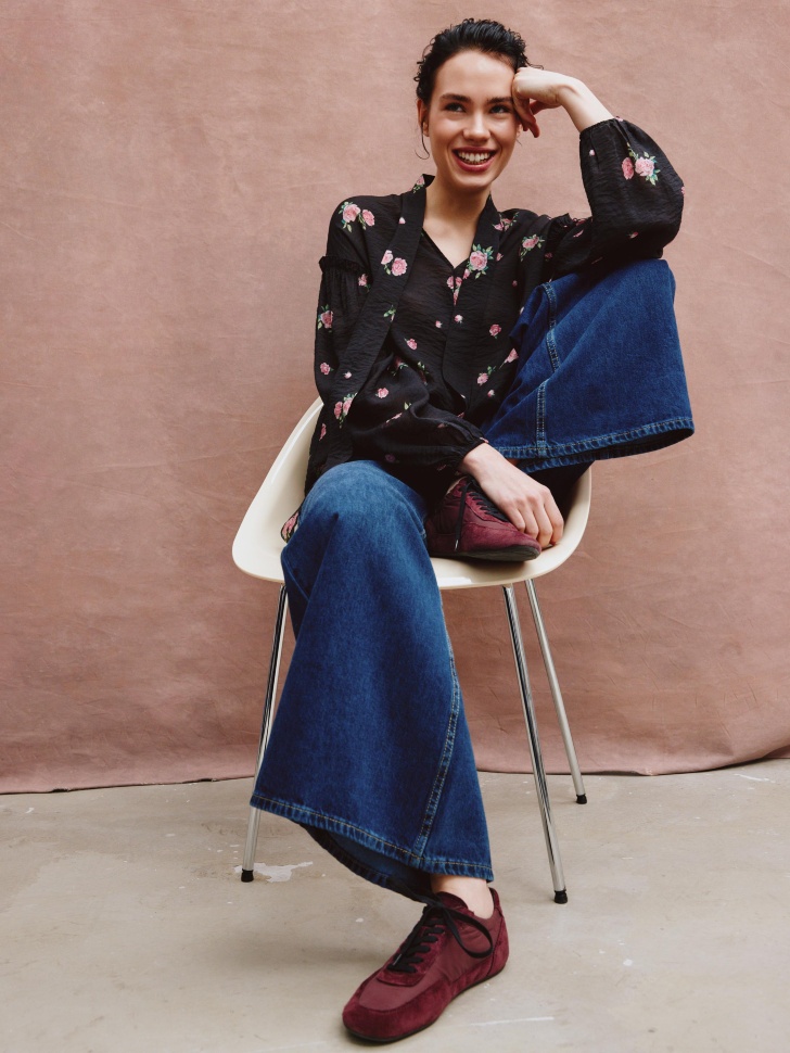 полупрозрачная блуза с пышными рукавами от бренда sela вид слева