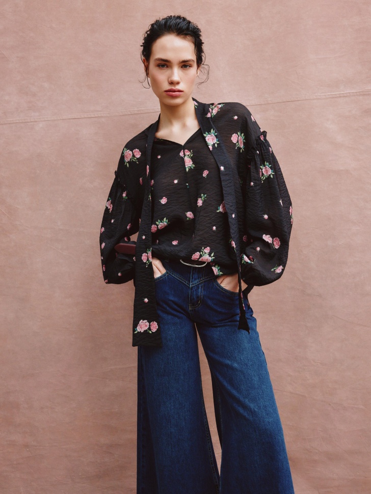 полупрозрачная блуза с пышными рукавами по цене 3599 руб вид справа