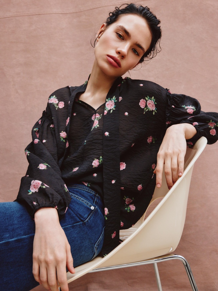 полупрозрачная блуза с пышными рукавами для взрослого возраста с изнаночной стороны