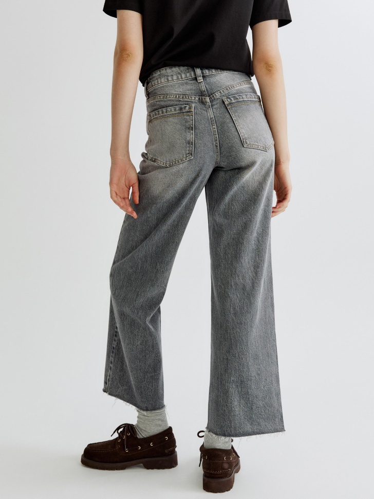 укороченные прямые джинсы от бренда sela вид слева