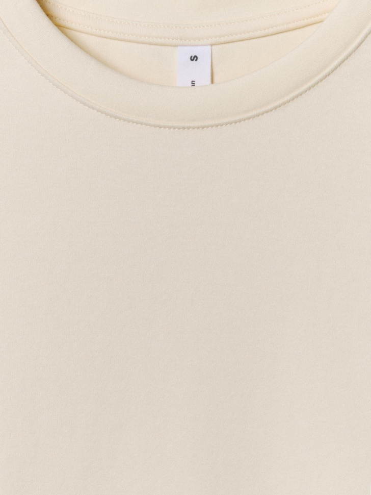 футболка из интерлока с ажурной окантовкой от бренда sela вид слева