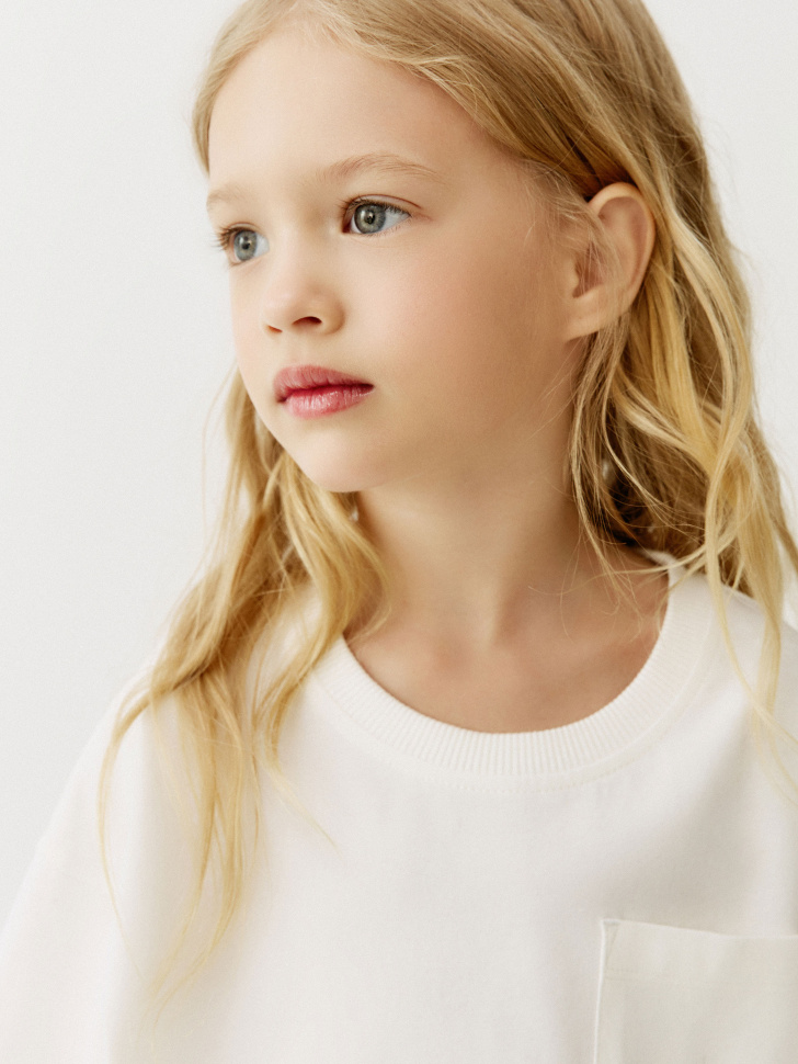 футболка оверсайз для девочек  x яндекс путешествия по цене 1199 руб вид справа