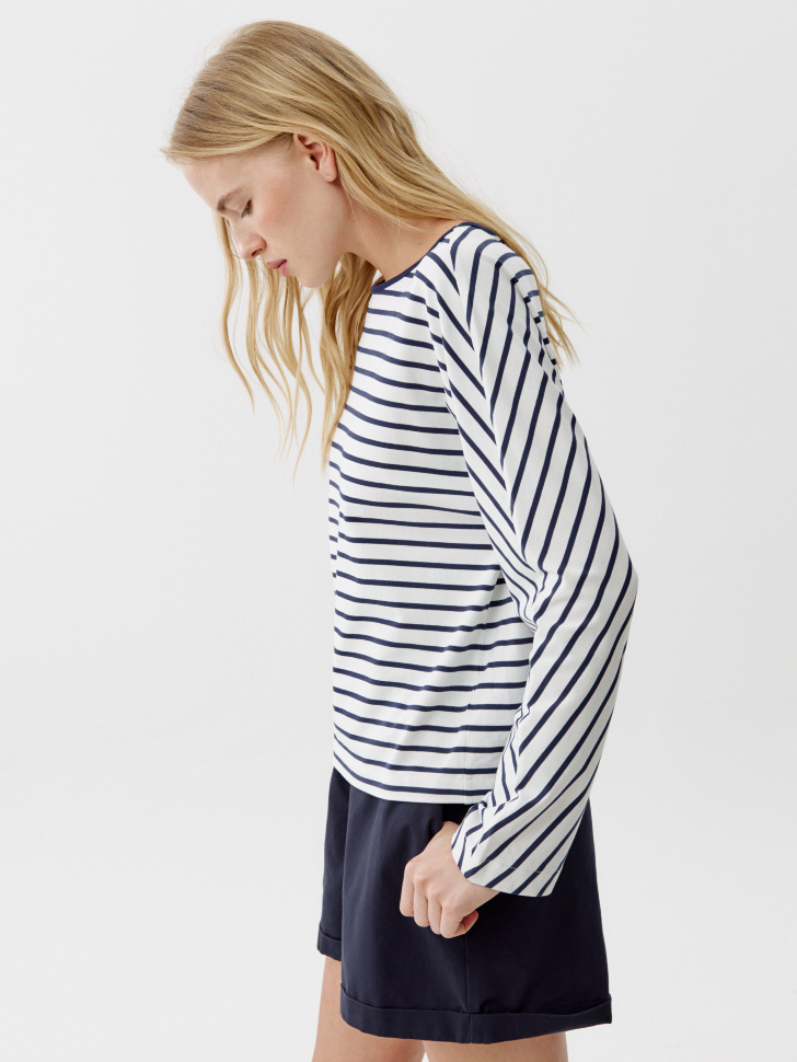 лонгслив в полоску прямого кроя по цене 2599 руб вид справа