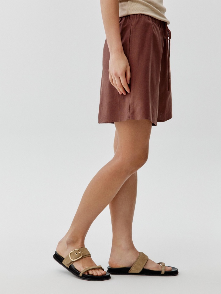 короткие шорты из вискозы и льна по цене 1599 руб вид справа
