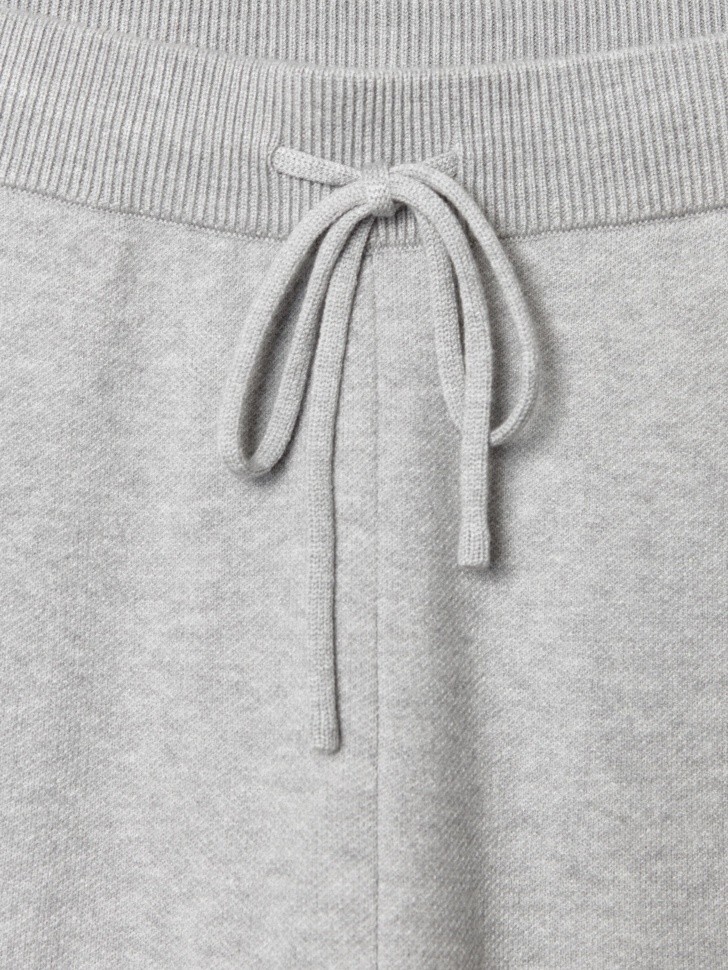 прямые вязаные брюки для взрослого возраста с изнаночной стороны