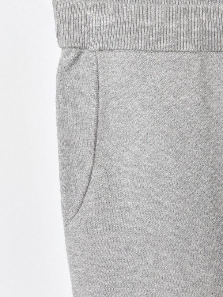 прямые вязаные брюки из россии вид сбоку