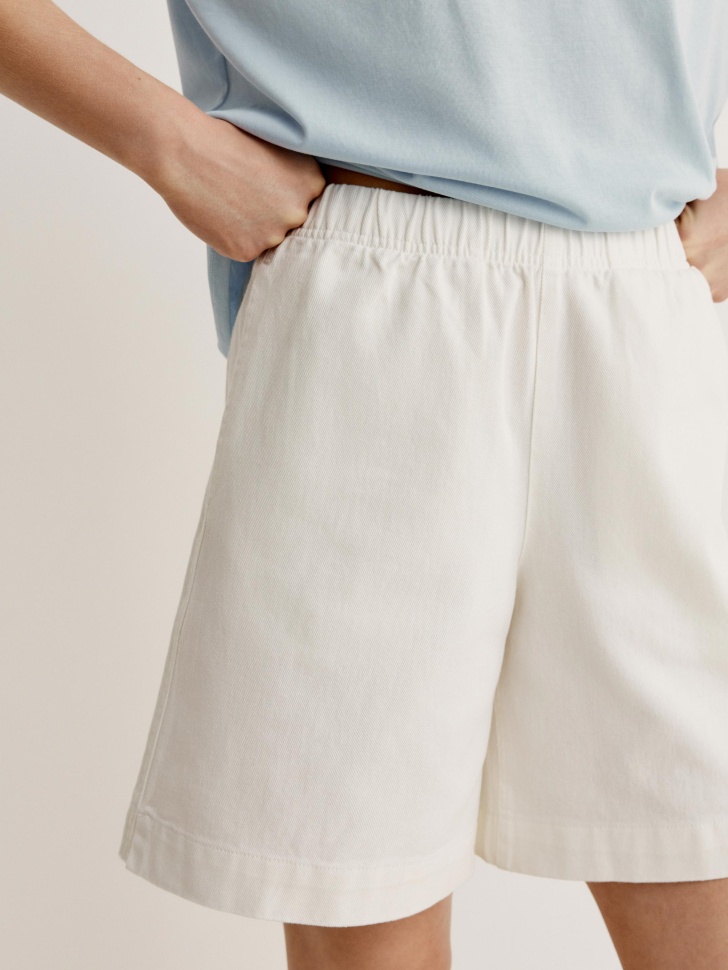 джинсовые шорты багги на резинке из россии вид сбоку