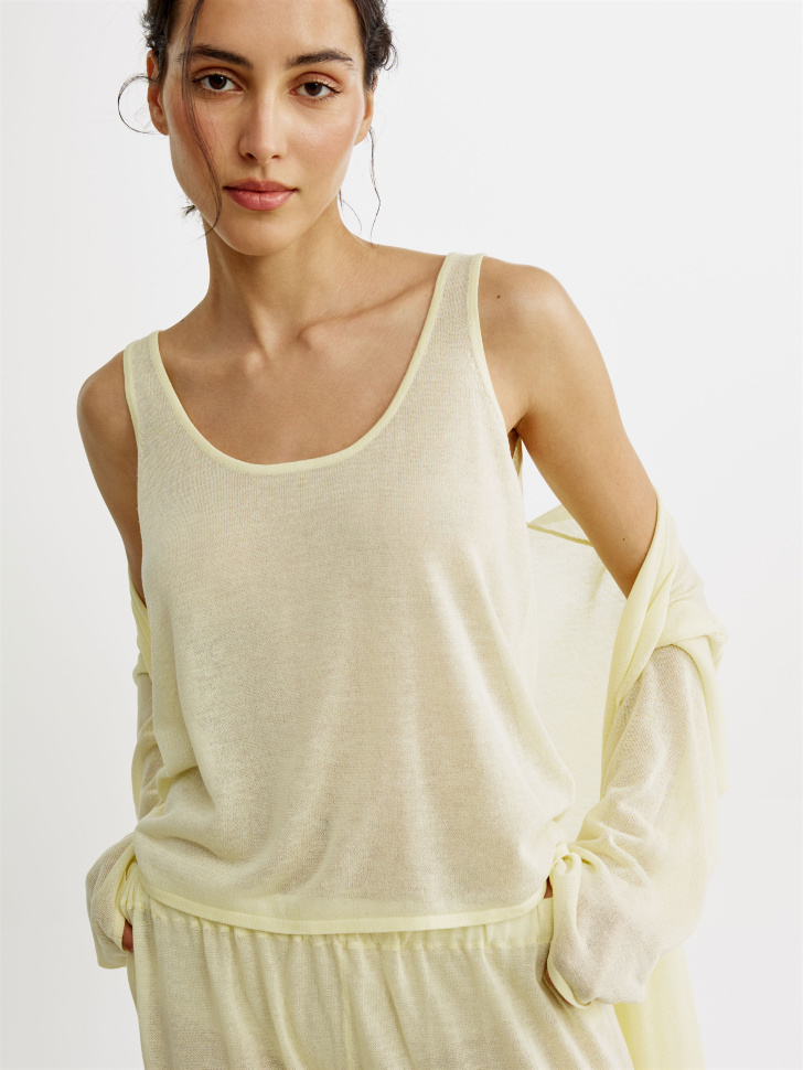 топ из смесового лиоцелла с содержанием льна по цене 1999 руб вид справа