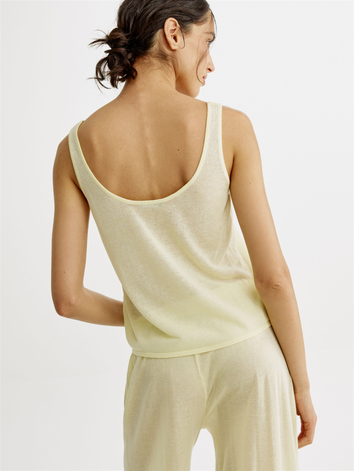 топ из смесового лиоцелла с содержанием льна из лиоцелловой ткани спереди