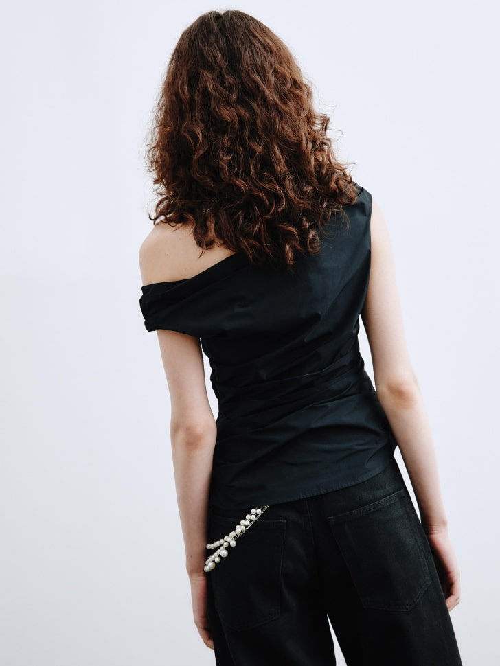 топ с декором из линейки  young 4610517236753 с промокодом