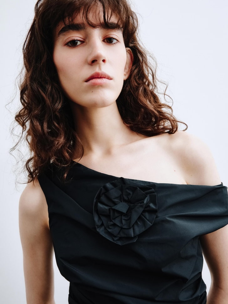 топ с декором из линейки  young 4610517236753 в интернет магазине