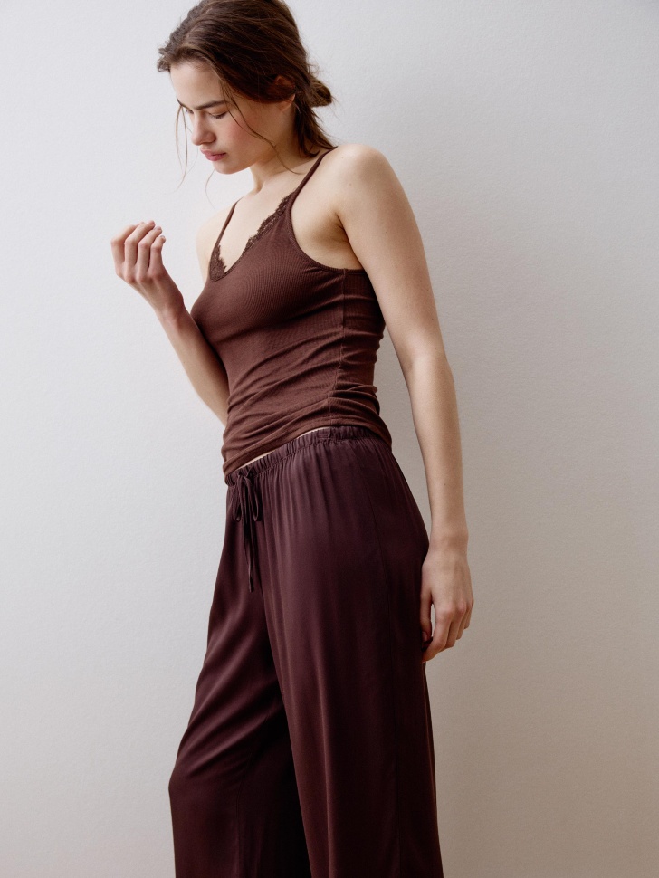 домашний топ с кружевом по цене 1399 руб вид справа