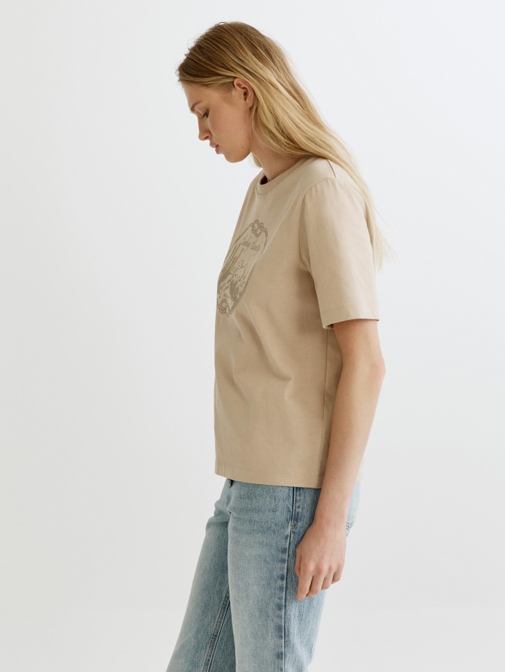 футболка оверсайз с принтом и вышивкой по цене 1599 руб вид справа