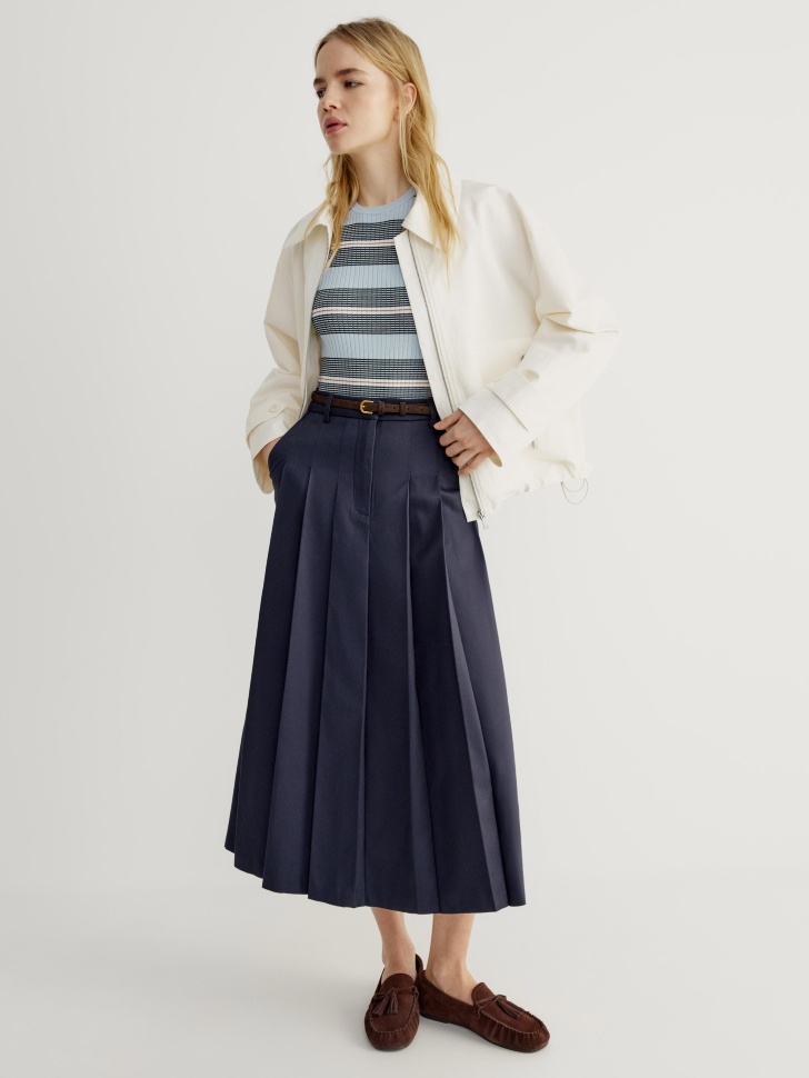 вязаный топ в полоску от бренда sela вид слева