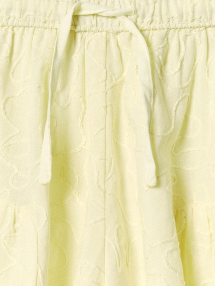 хлопковые шорты с вышивкой для девочек по цене 1799 руб вид справа