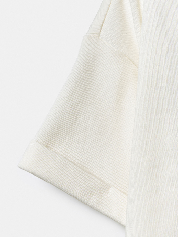 футболка с принтом hello kitty для девочек по цене 999 руб вид справа