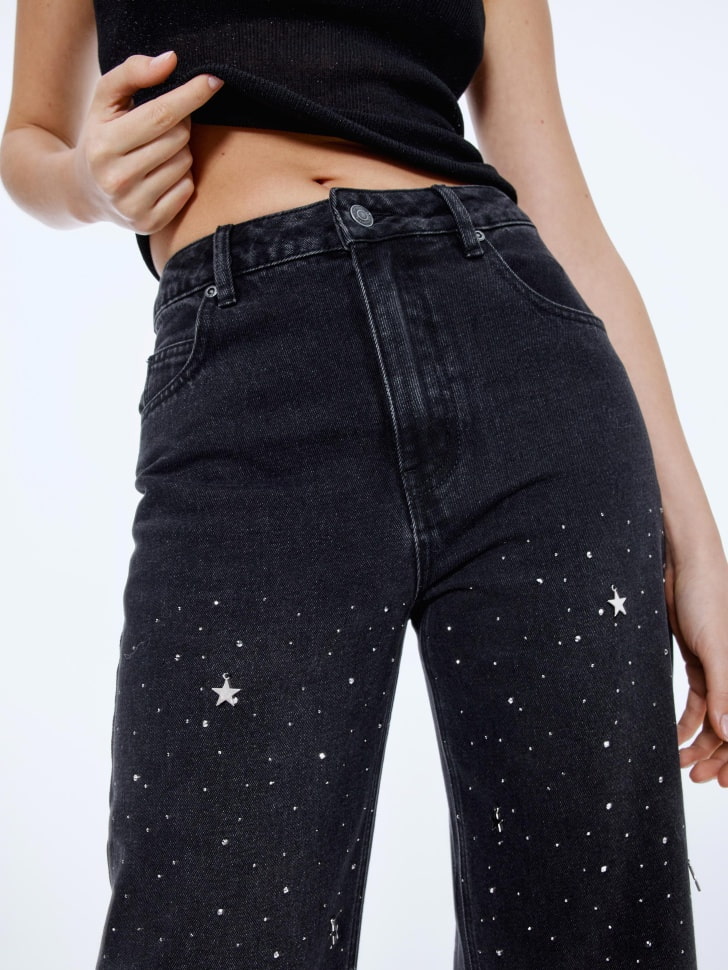 джинсы wide leg с подвесками и стразами 4610517179159 по акции