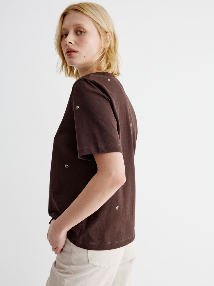 футболка с принтом из россии вид сбоку