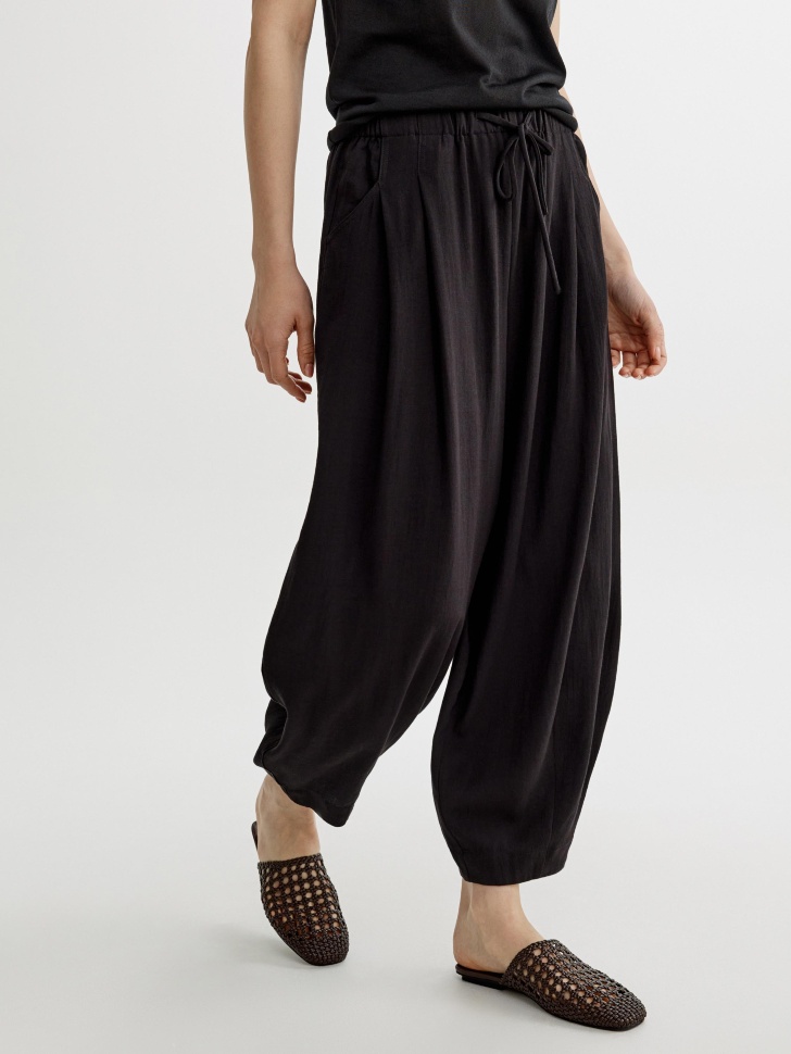 брюки аладдины с содержанием льна от бренда sela вид слева