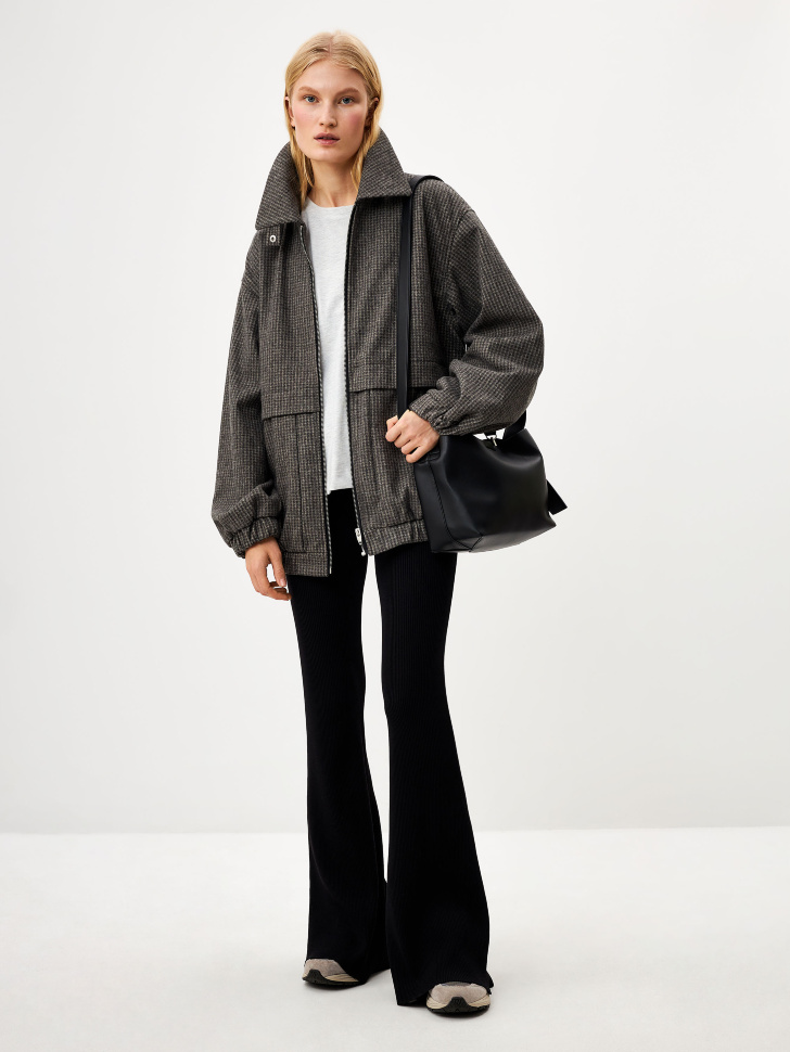 

Брюки клеш с разрезами сзади