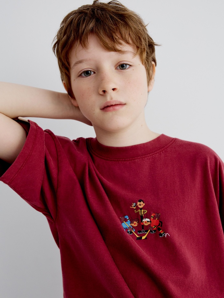 Футболка оверсайз SELA x Союзмультфильм для мальчиков, бордовый, арт. 35042