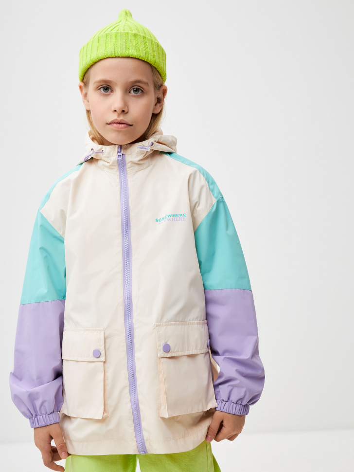 

Ветровка с капюшоном для девочек