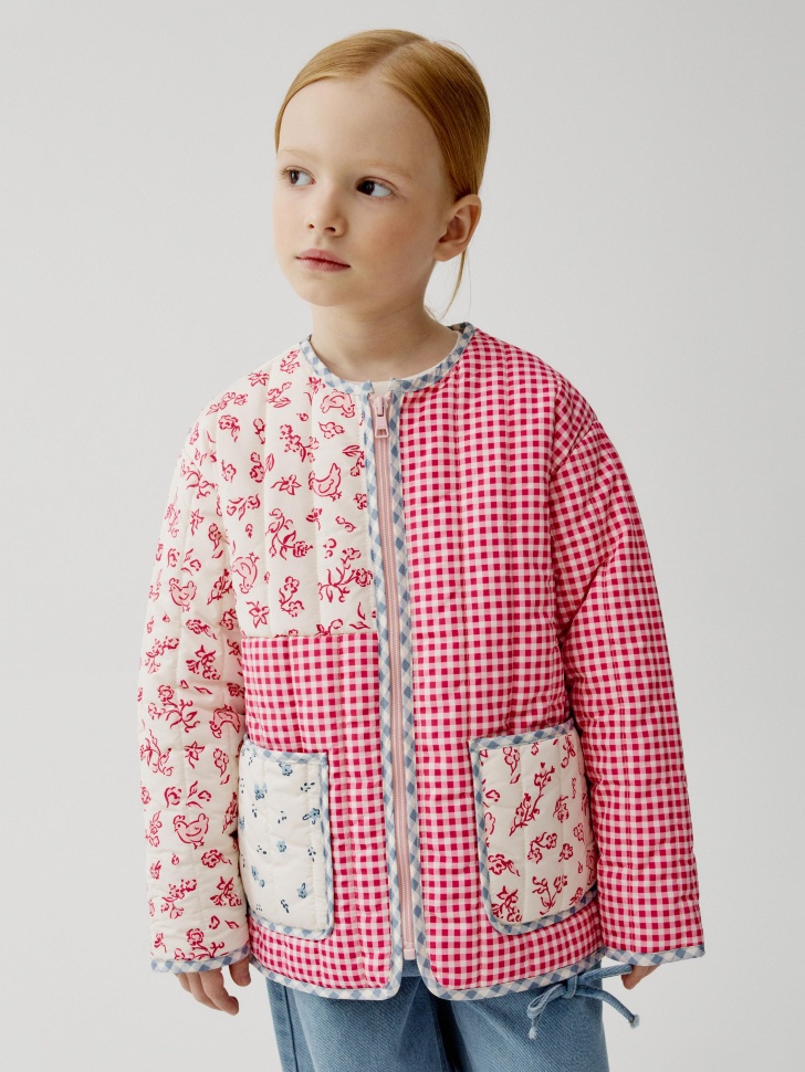 легкая стеганая куртка в стиле пэчворк для девочек 4610517415936 фотография